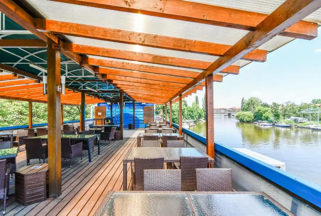 Netradiční ubytování pro rodiny s dětmi v Praze - Botel Vodník