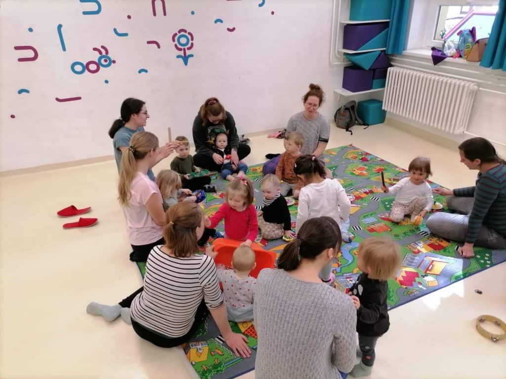 Pražské zkratky - ADRESÁŘ - Kam s dětmi v Praze? - HERNY PRO DĚTI V PRAZE