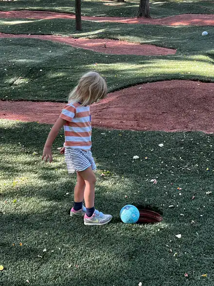 Kam s dětmi v Praze: Fotbalgolf v Pirátí zátoce